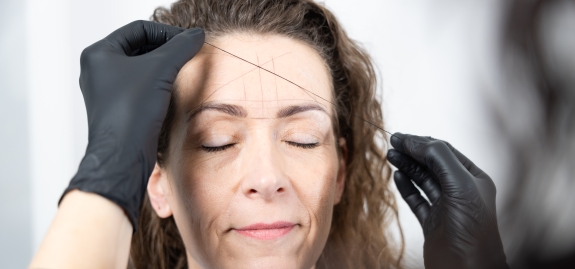 Permanent makeup i Aarhus – naturlig farve og form, der fremhæver din skønhed.